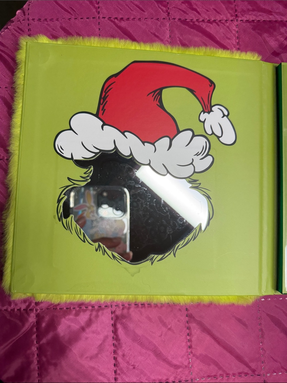 New The Grinch Fuzzy Neon Green Square Pouch - Picture 3 of 4